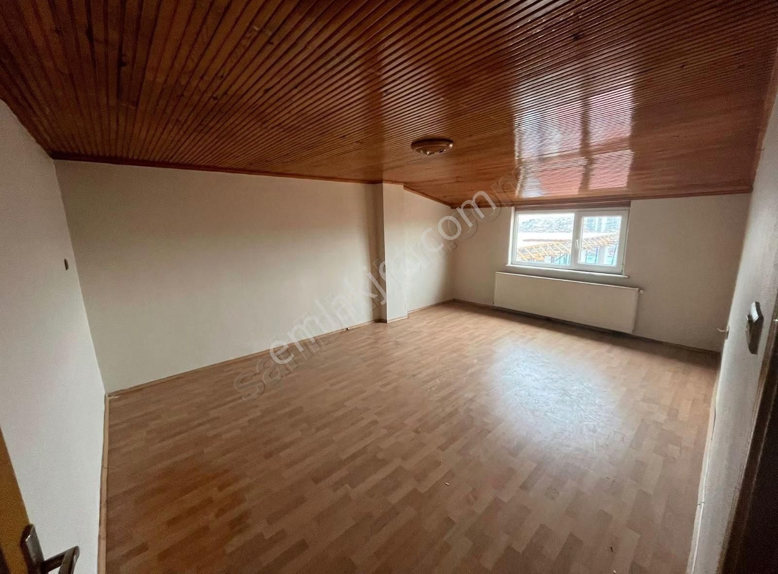 İnanç Emlak'tan S Gazi Esentepe'de Mh Satılık 2+1 Çatı Kattı