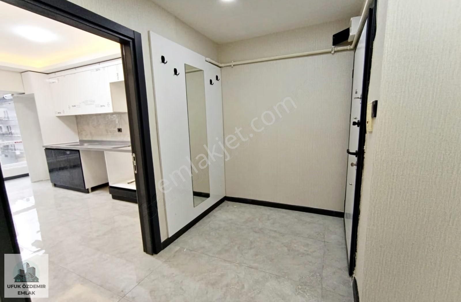 Ufuk Özdemir'den 19 Mayıs Cd. Üzeri 2 Kat Ultra Lüx Yapılı 3+1