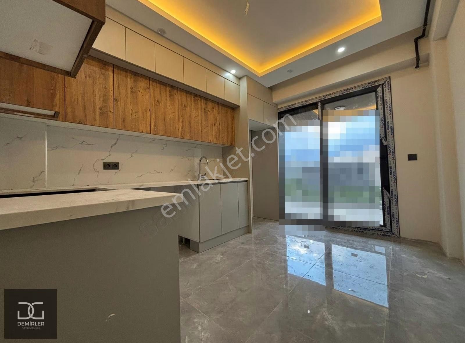 Demirler'den Karahasanlı'da Havuzlu K.otoparklı 2+1 Lüks Daire