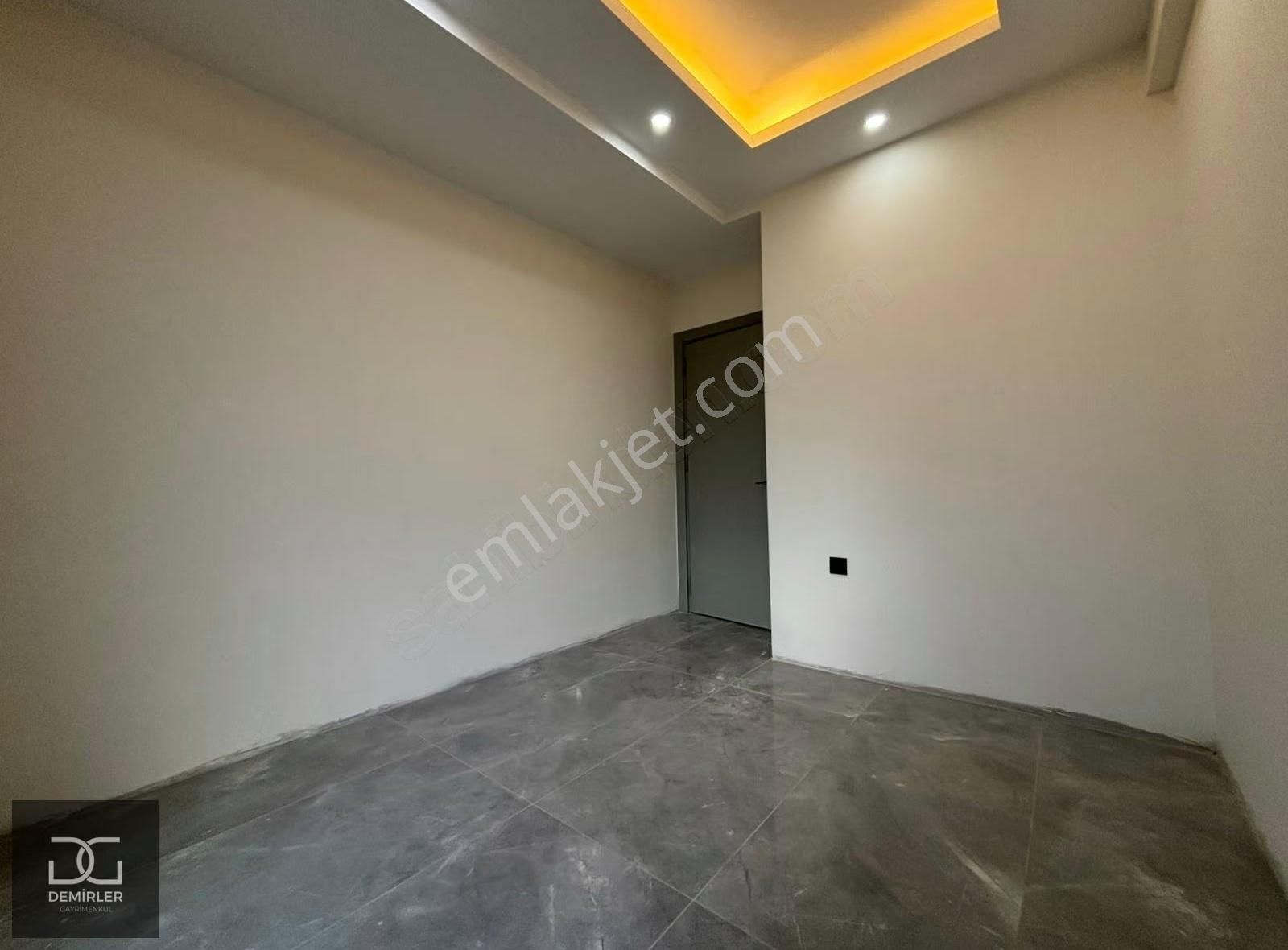 Demirler'den Karahasanlı'da Havuzlu K.otoparklı 2+1 Lüks Daire - Görsel 2