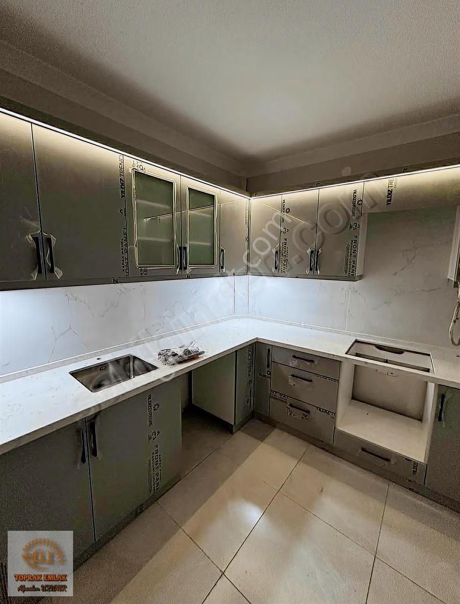 Gazi Mahallesinde Full Yapılı 3+1 Satılık Daire