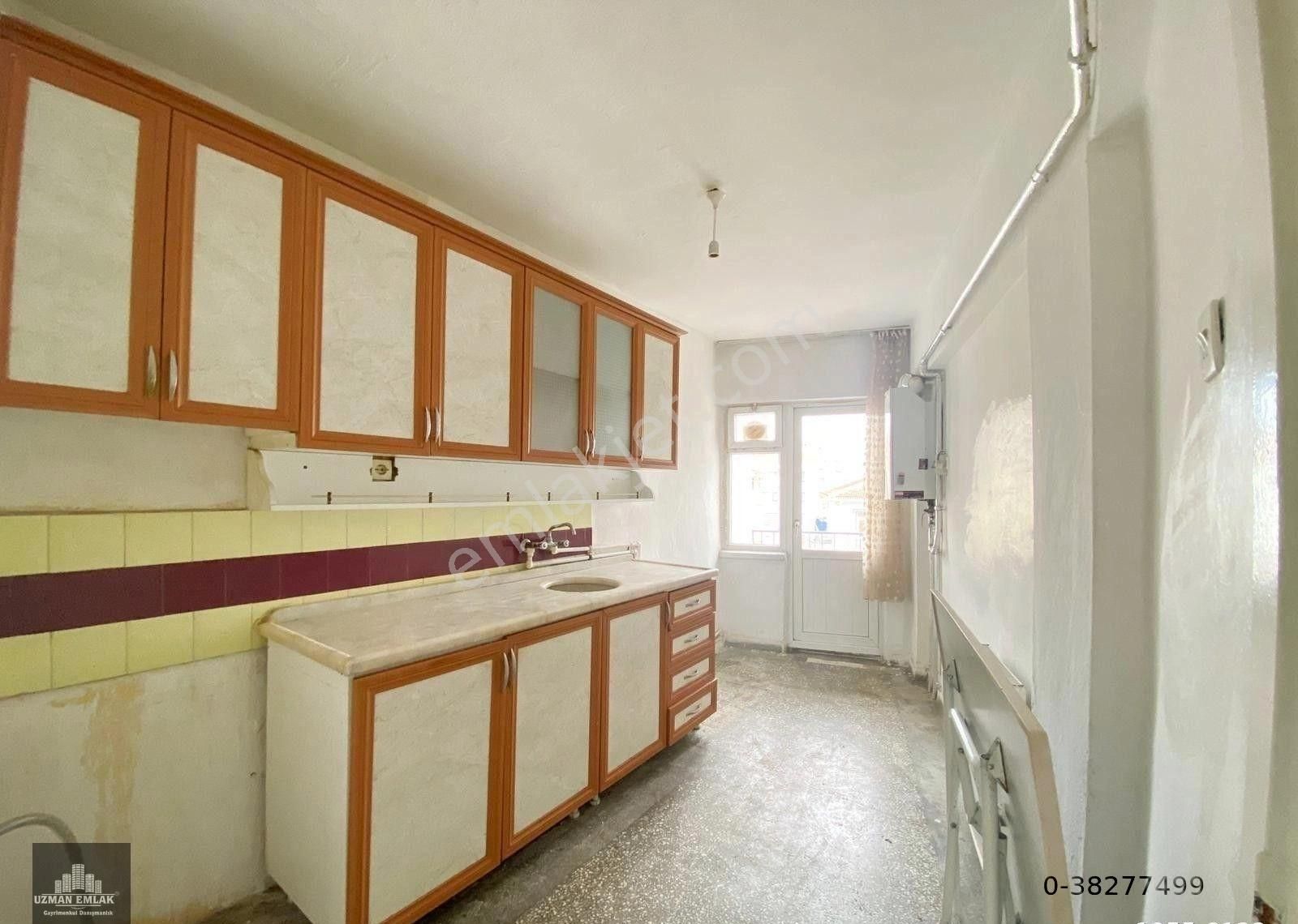 Uzman Emlak'dan Etlik Mh'de Adnan Yüksel Caddesine 1 Bina Mesafede Orta Katta 3+1 Daire - Görsel 4