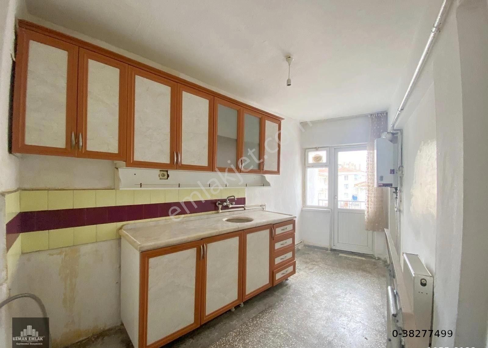 Uzman Emlak'dan Etlik Mh'de Adnan Yüksel Caddesine 1 Bina Mesafede Orta Katta 3+1 Daire - Görsel 3