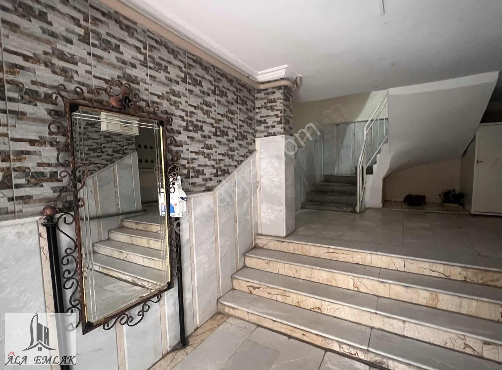 Ala'dan Hatay Metroya 2 Dk 3+1 Lüks Tadilatlı Satılık Ara-kat - Görsel 3