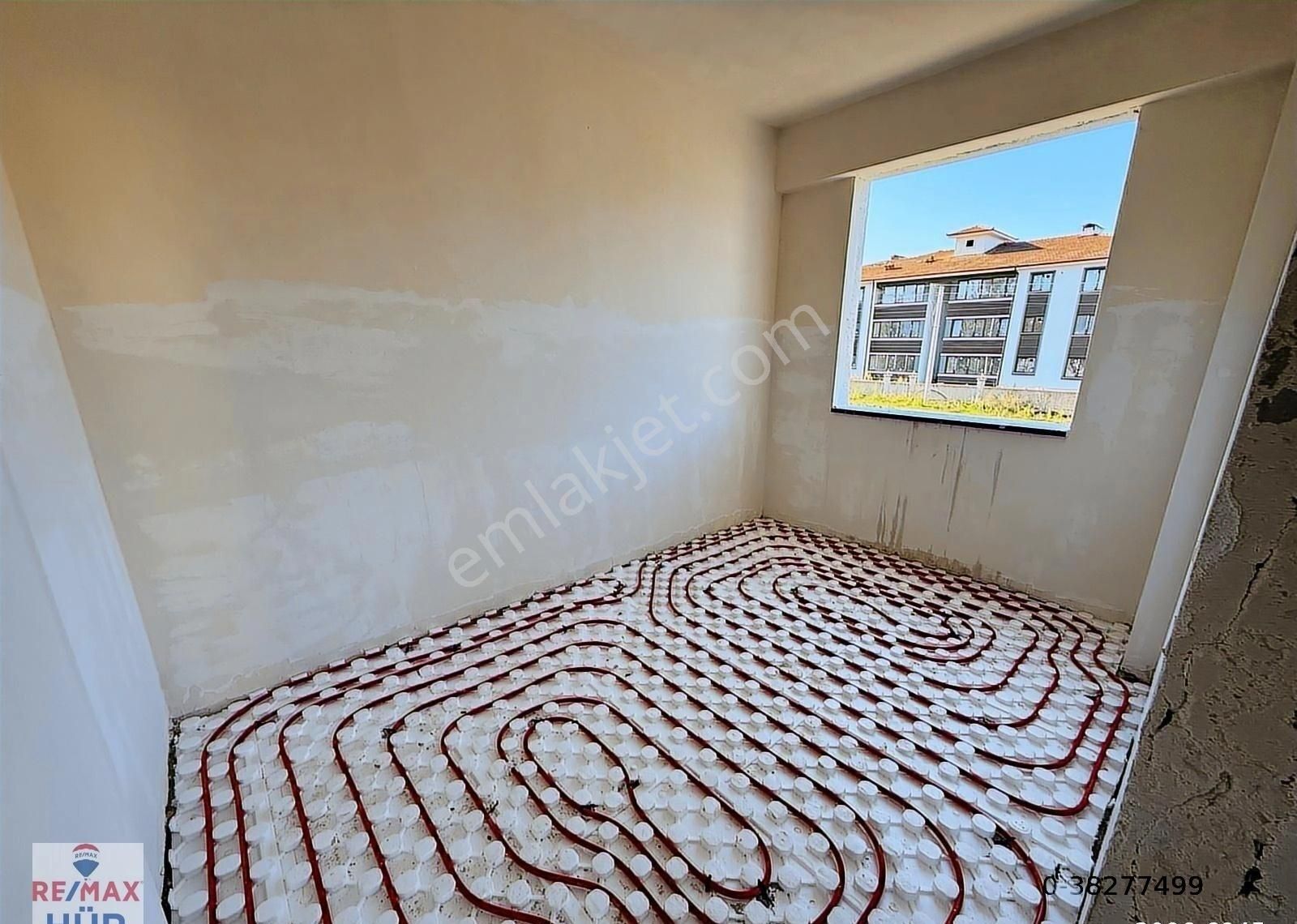 Ömer İnan Remax Hür Satılık 2+1 100m2 Ara Kat Daire - Görsel 6