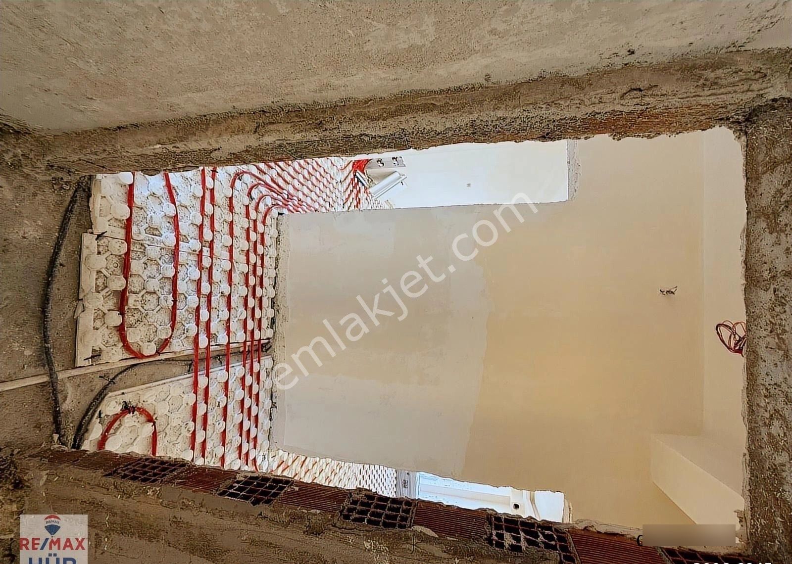 Ömer İnan Remax Hür Satılık 2+1 100m2 Ara Kat Daire - Görsel 5