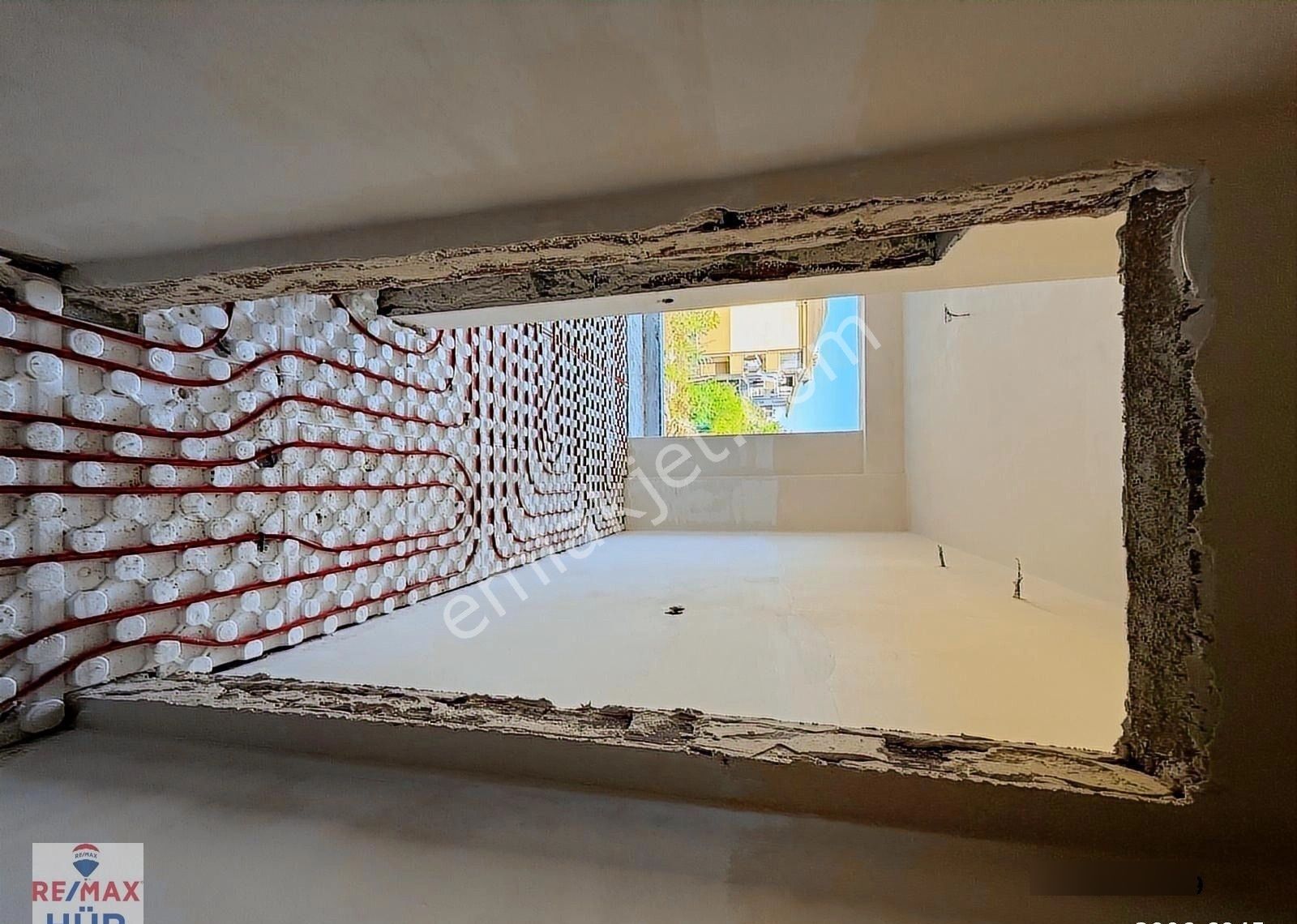 Ömer İnan Remax Hür Satılık 2+1 100m2 Ara Kat Daire - Görsel 2