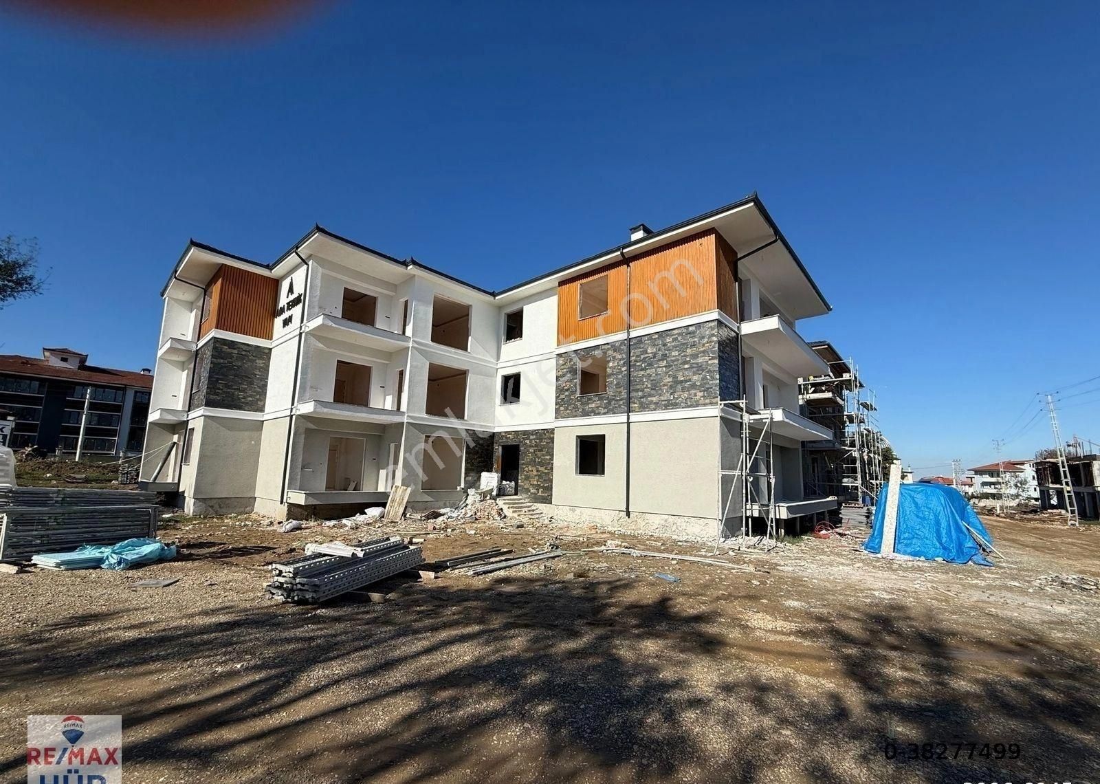 Ömer İnan Remax Hür Satılık 2+1 100m2 Ara Kat Daire