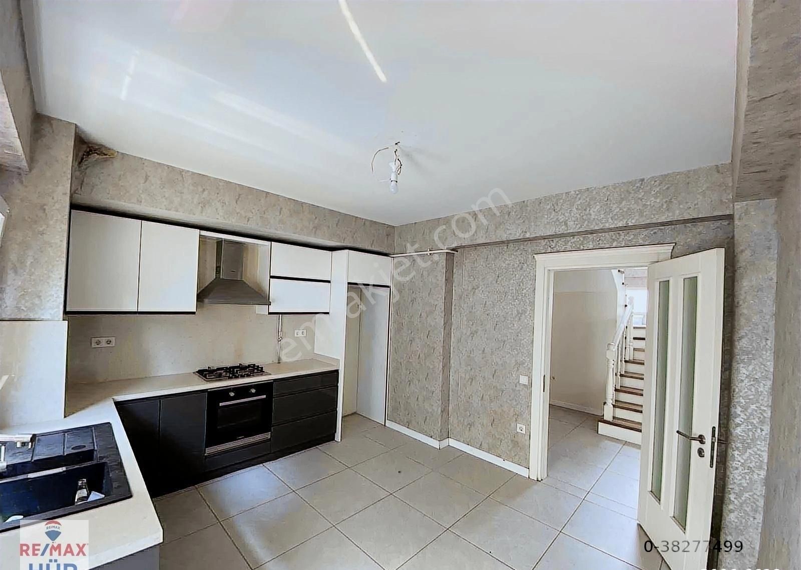 Kuvars Sitesinde Satılık Lüks Villa - Görsel 11