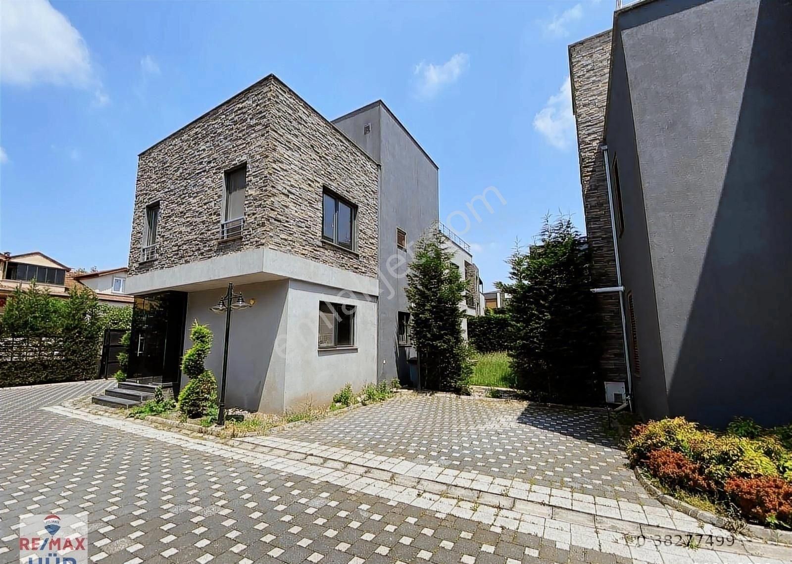 Kuvars Sitesinde Satılık Lüks Villa - Görsel 2