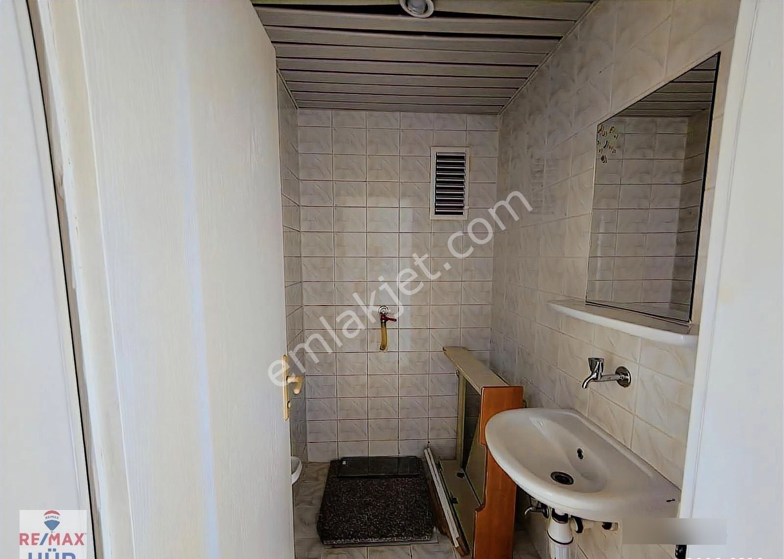 Remax Hür Fatma Yıldız Dan Korucuk Merkezde Kiralık 3+1 - Görsel 8