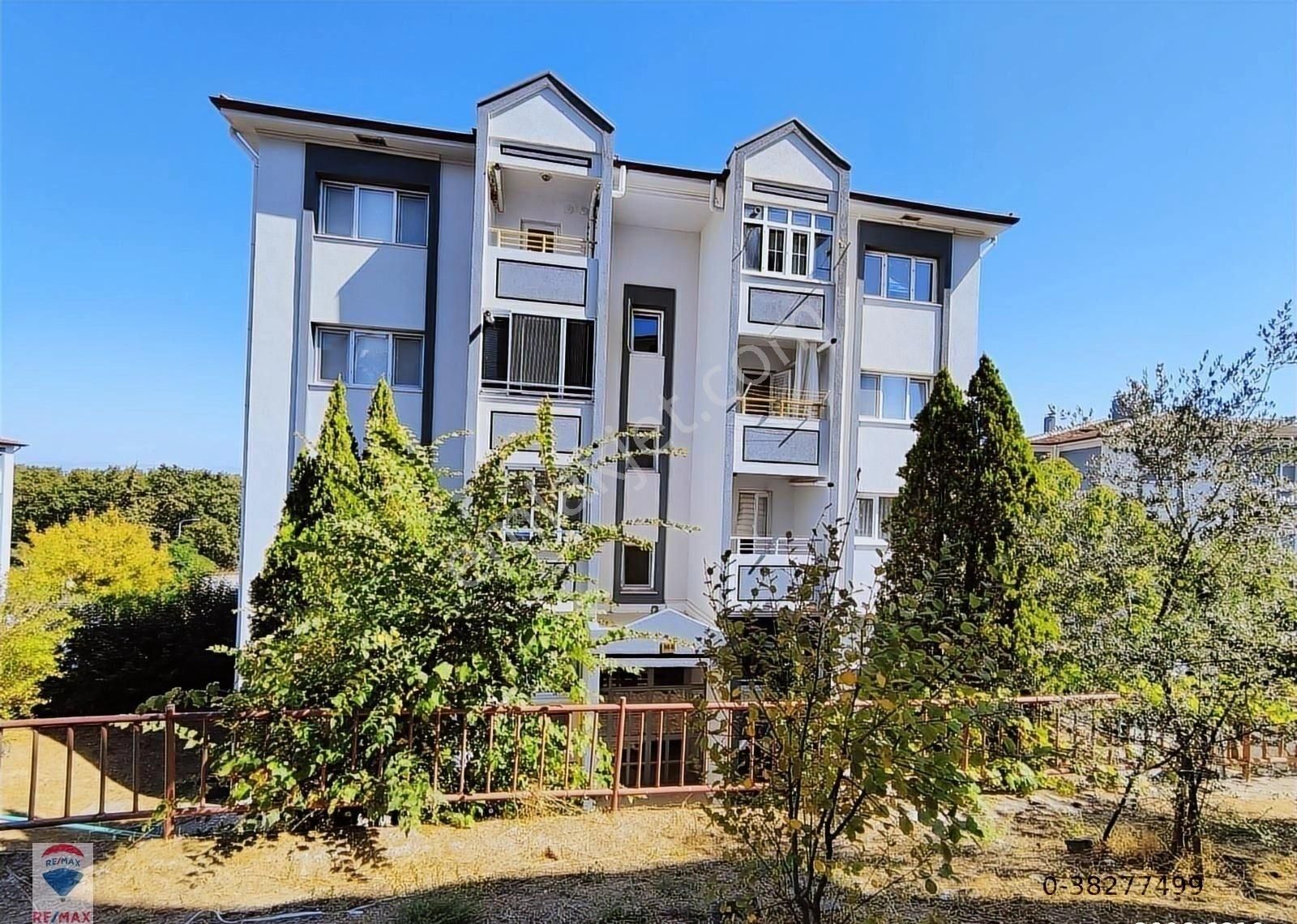 Remax Hür Fatma Yıldız Dan Korucuk Merkezde Kiralık 3+1