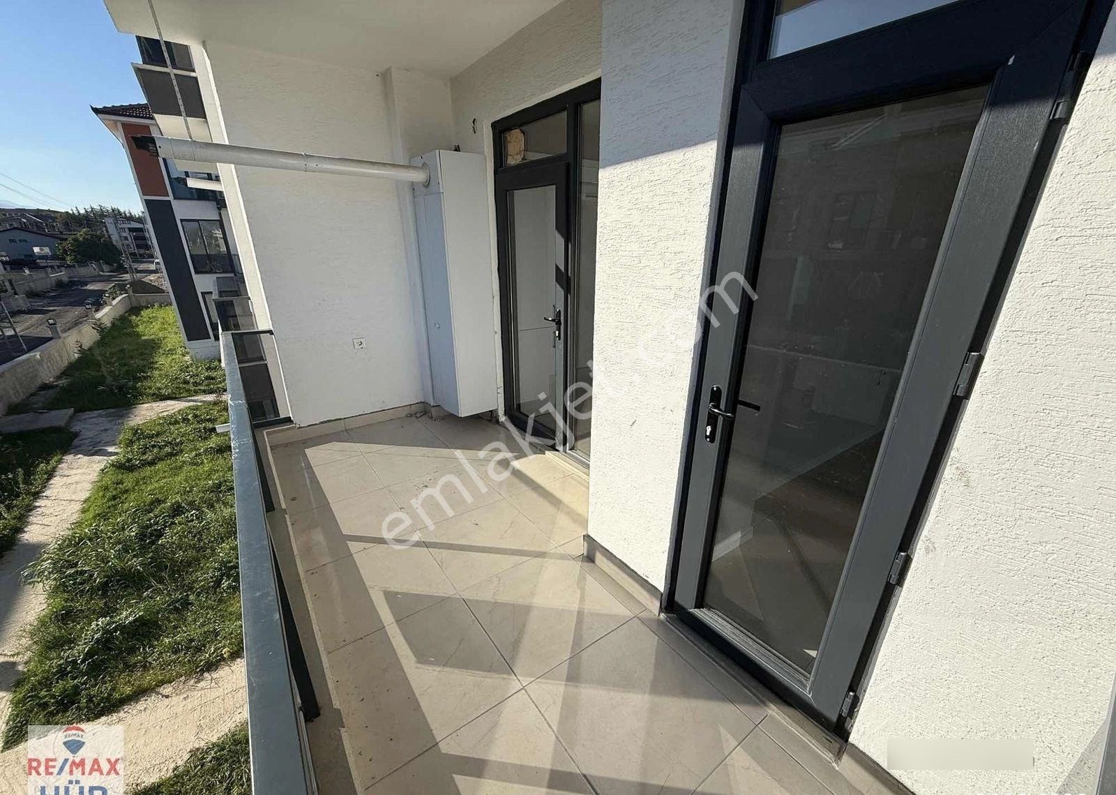 Ömer İnan Remax Hür 2+1 Kiralık Köşe Ara Kat Daire - Görsel 2