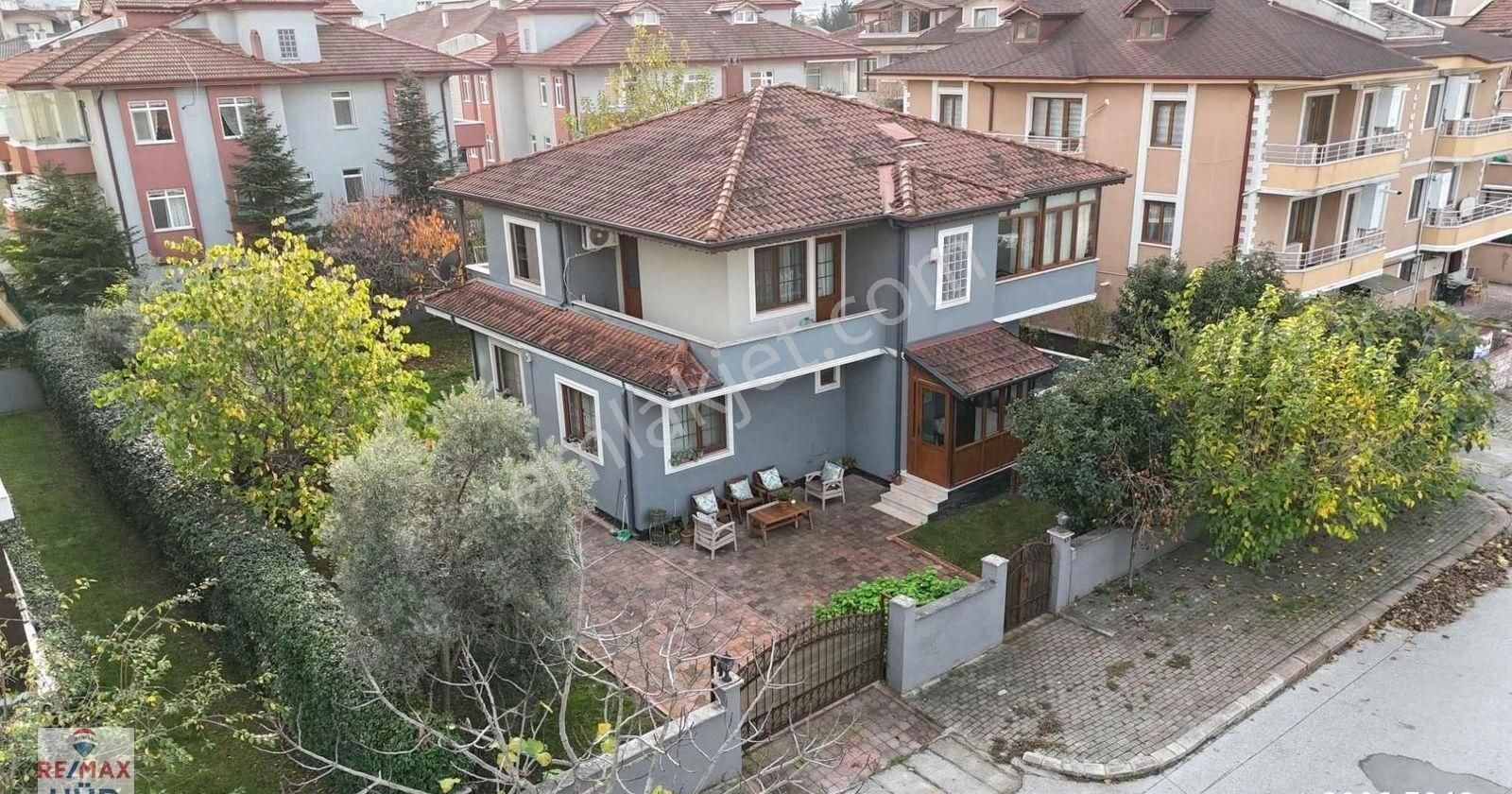 Serdivan'ın Göbeğinde, 670m2 Arsa İçinde Müstakil