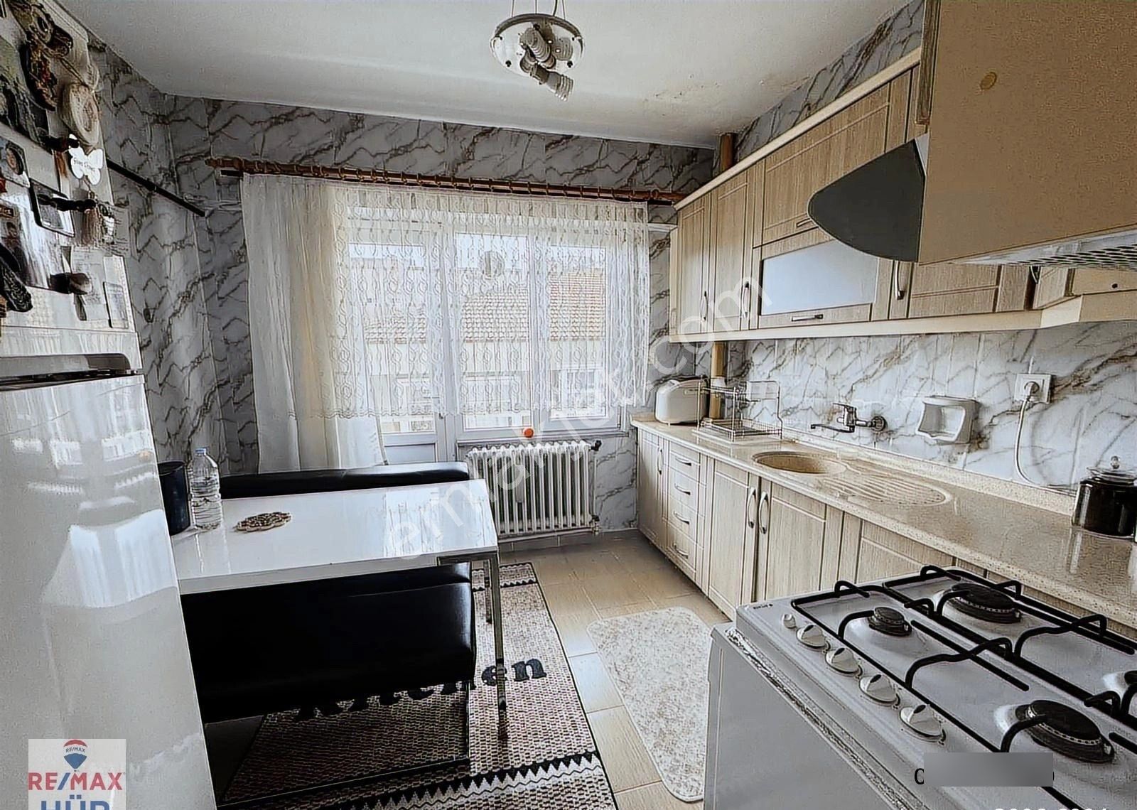 Remax İlke Aydaş'tan Merkezi Lokasyonda Yenilenmiş 3+1 Satılık - Görsel 22