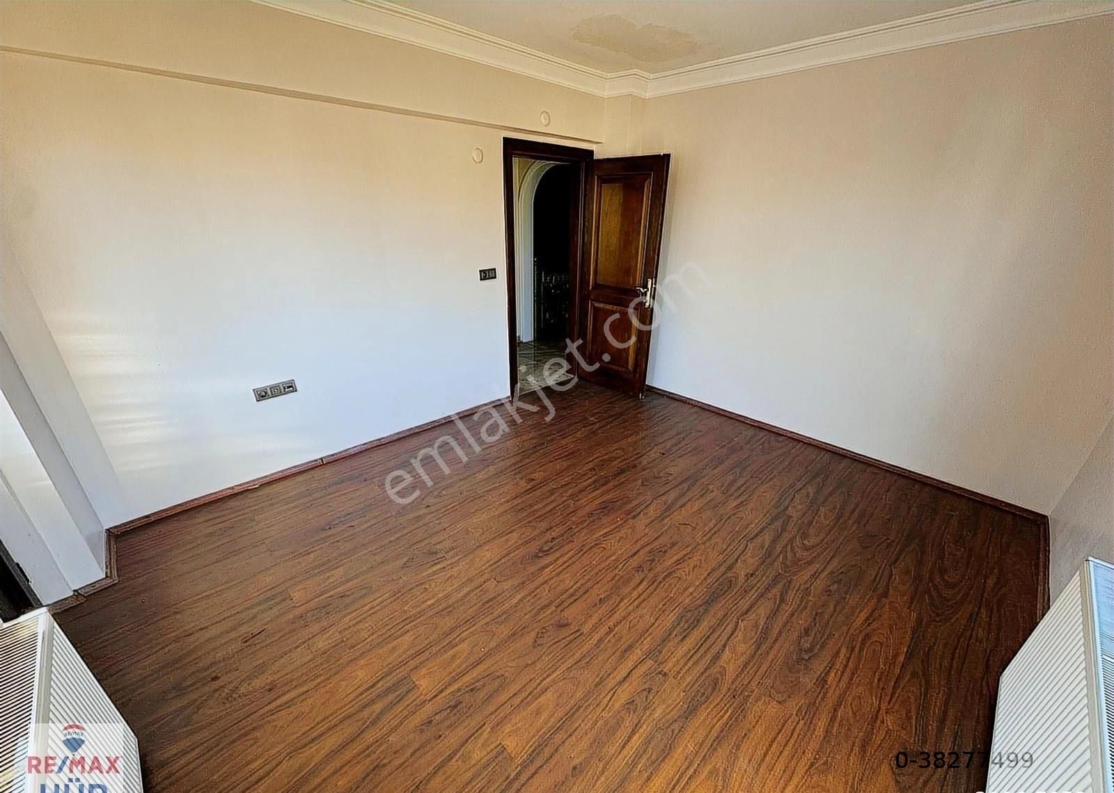 Remax Hür'den Serdivan Adatıp Mevki Yol Üzeri Satılık Villa - Görsel 29