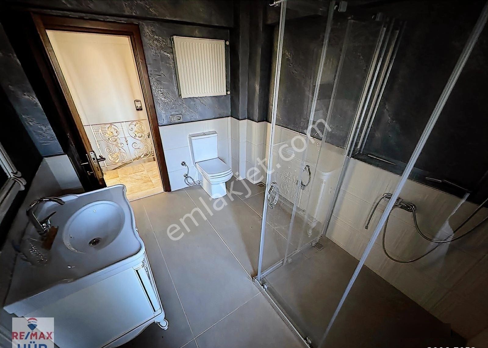 Remax Hür'den Serdivan Adatıp Mevki Yol Üzeri Satılık Villa - Görsel 15