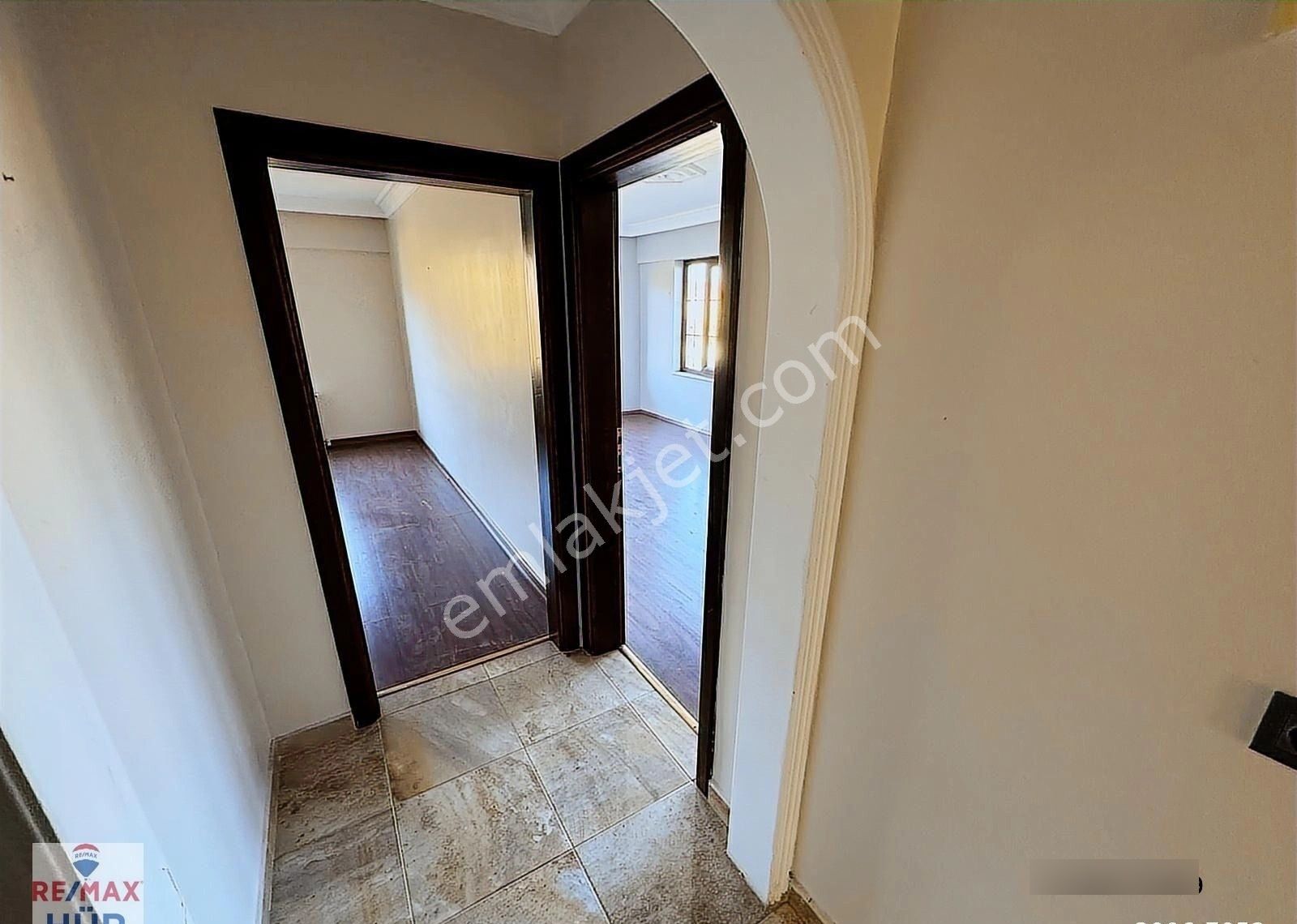 Remax Hür'den Serdivan Adatıp Mevki Yol Üzeri Satılık Villa - Görsel 12