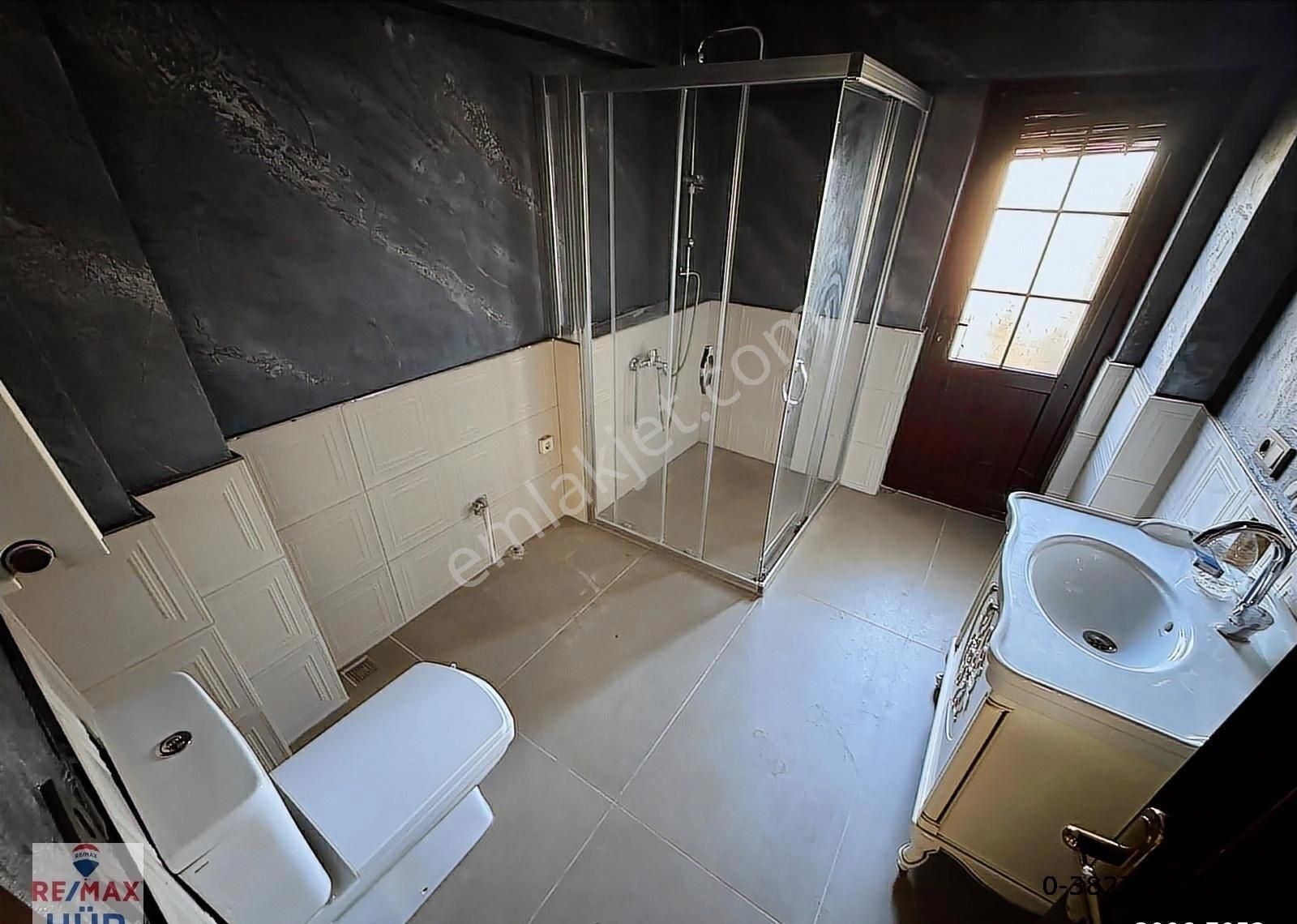 Remax Hür'den Serdivan Adatıp Mevki Yol Üzeri Satılık Villa - Görsel 17