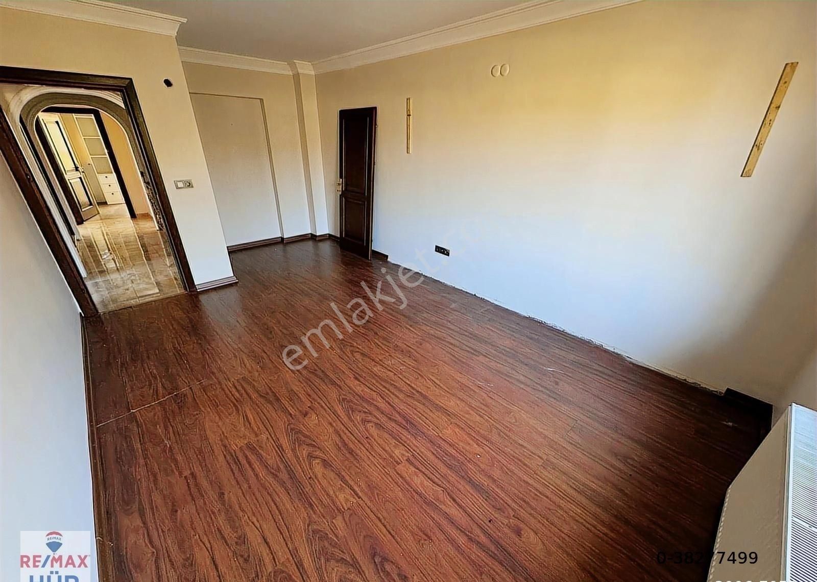 Remax Hür'den Serdivan Adatıp Mevki Yol Üzeri Satılık Villa - Görsel 13