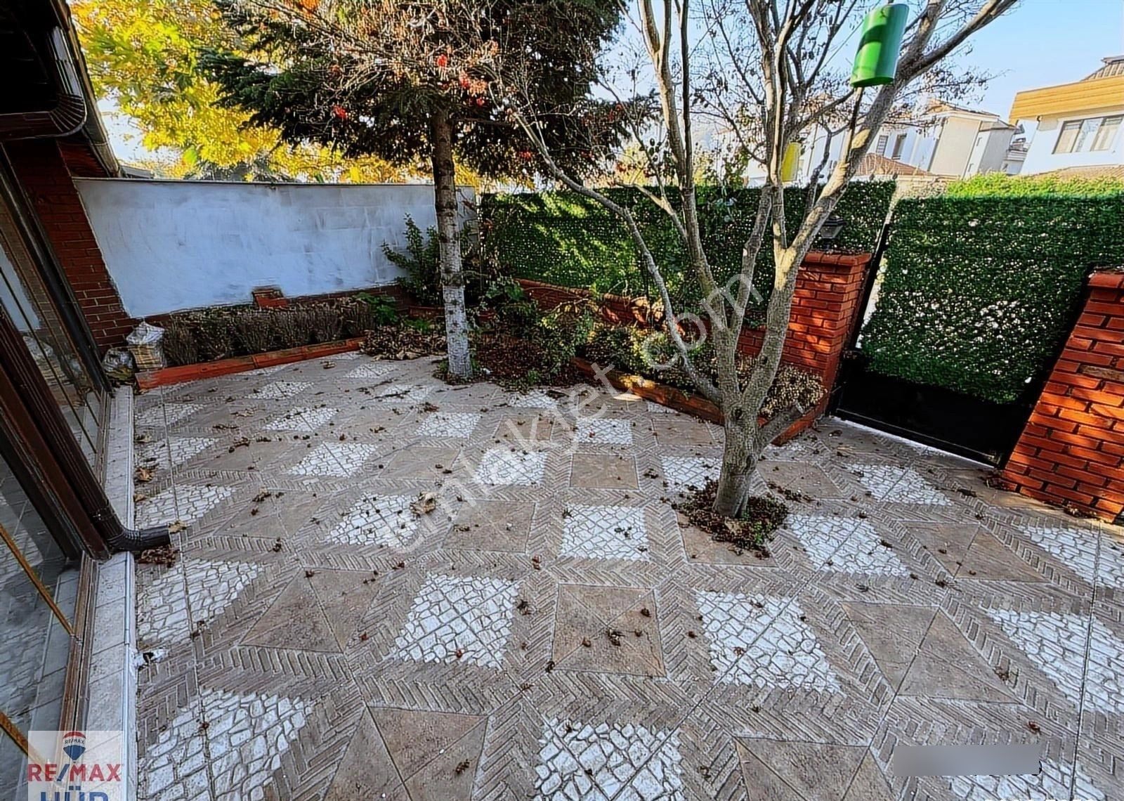 Remax Hür'den Serdivan Adatıp Mevki Yol Üzeri Satılık Villa - Görsel 31