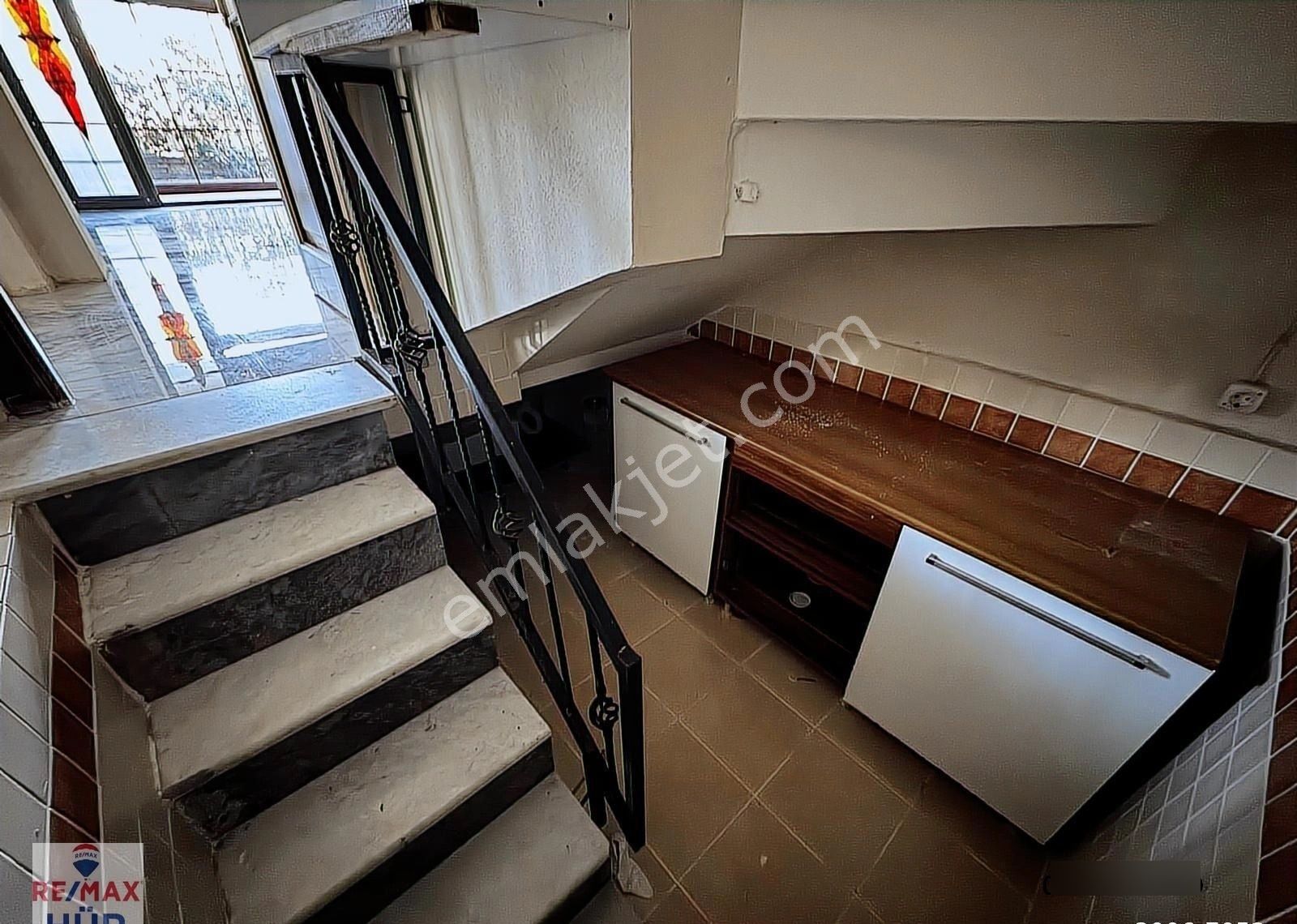 Remax Hür'den Serdivan Adatıp Mevki Yol Üzeri Satılık Villa - Görsel 25