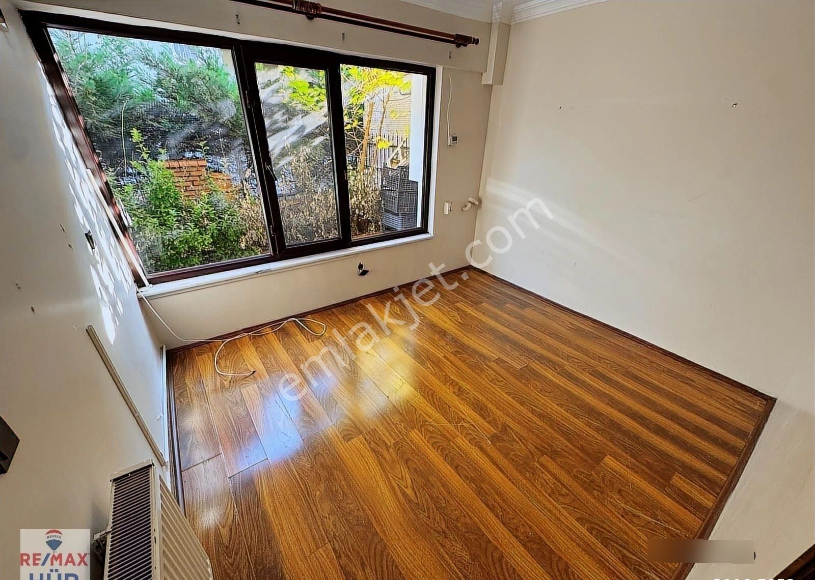 Remax Hür'den Serdivan Adatıp Mevki Yol Üzeri Satılık Villa - Görsel 22