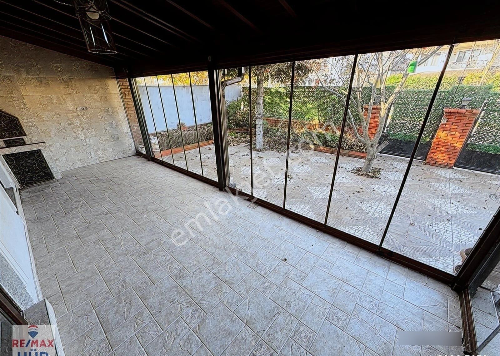 Remax Hür'den Serdivan Adatıp Mevki Yol Üzeri Satılık Villa - Görsel 30