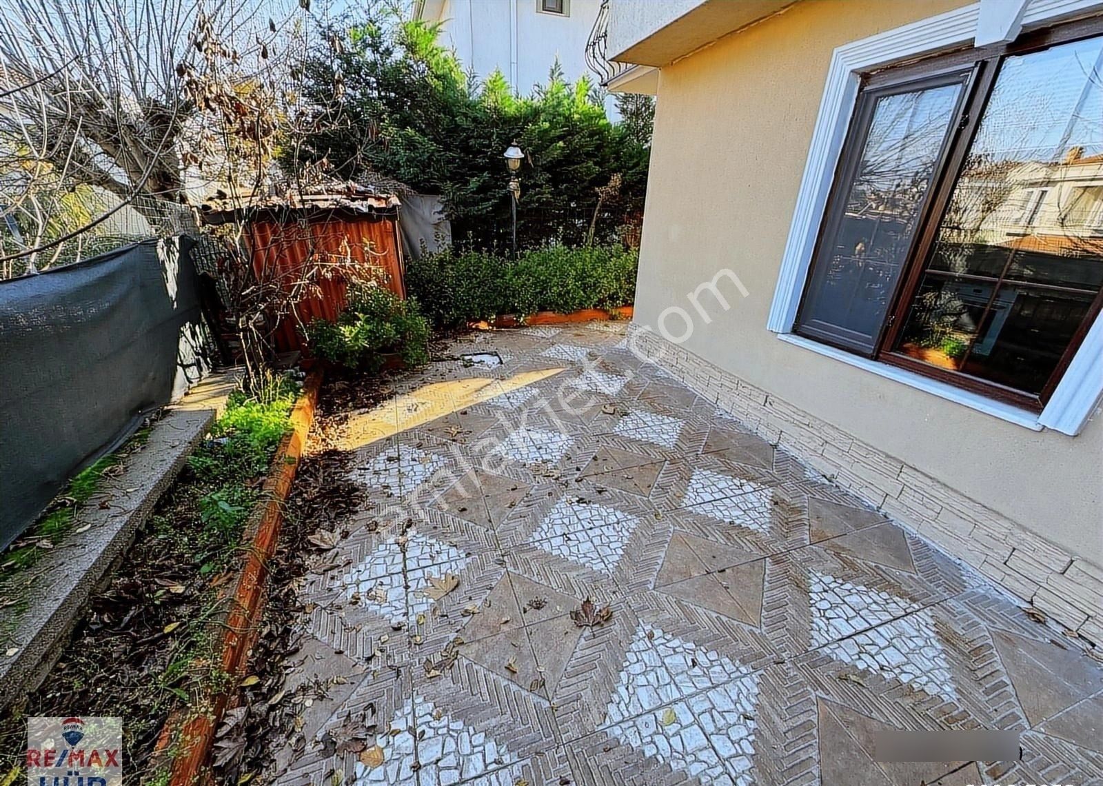 Remax Hür'den Serdivan Adatıp Mevki Yol Üzeri Satılık Villa - Görsel 27