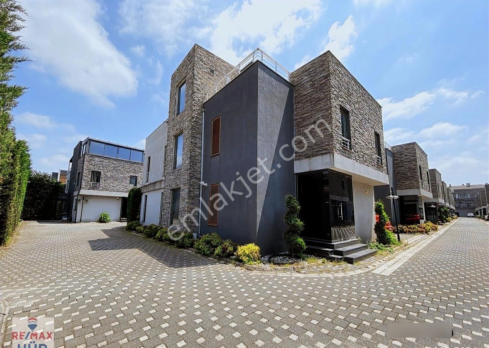 Remax Hür Gamze Topçu'dan Kuvars Sitesinde Satılık Lüks Villa