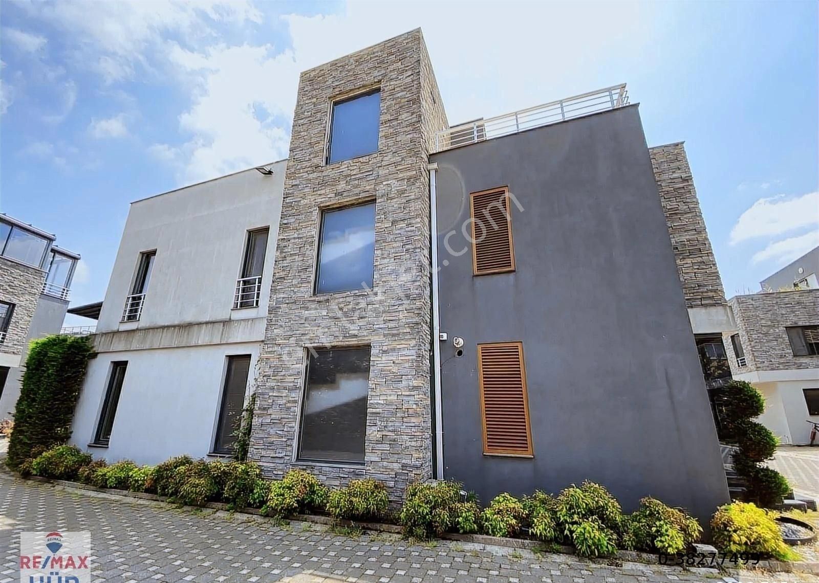 Remax Hür Gamze Topçu'dan Kuvars Sitesinde Satılık Lüks Villa - Görsel 18