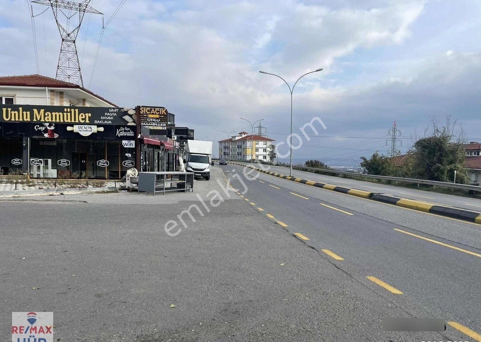Serdivan Starbucks Yakını 2+1 Eşyalı Satılık Daire - Görsel 3