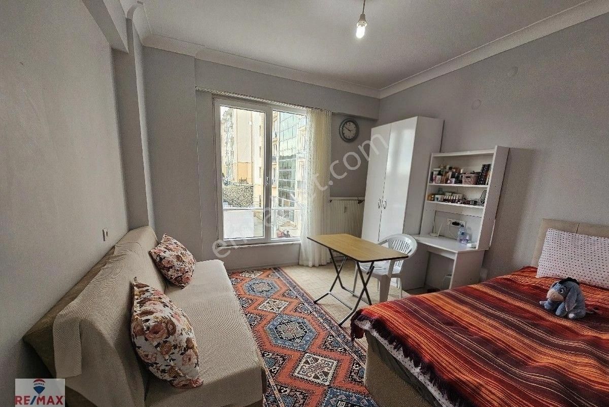 Remax Hür Kübra Kolaç'tan Site İçi Kiracılı Eşyalı Satılık 1+0 Daire - Görsel 10