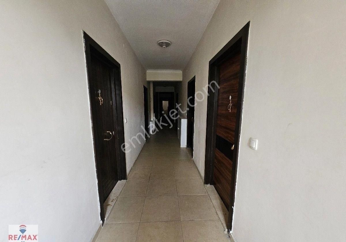 Remax Hür Kübra Kolaç'tan Site İçi Kiracılı Eşyalı Satılık 1+0 Daire - Görsel 8