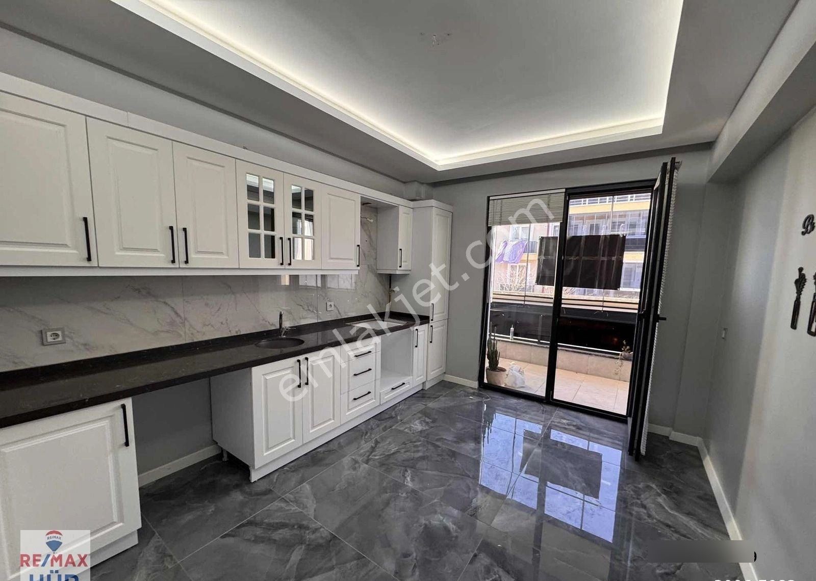 Yeni Çarşamba Pazarı Yanı Kiralık Lüks 3+1 Daire - Görsel 5