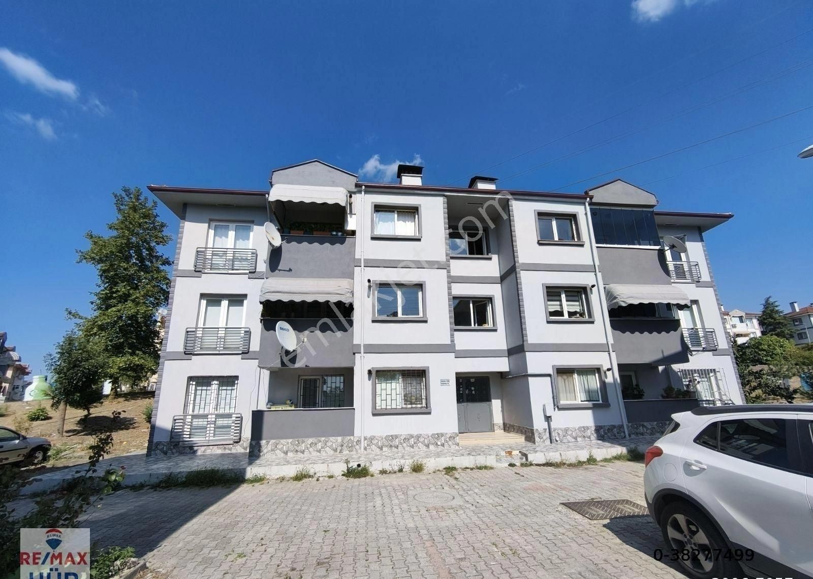 Remax-hür Fatma Yıldız Dan Karaman Da Kiralık 3+1 Daire