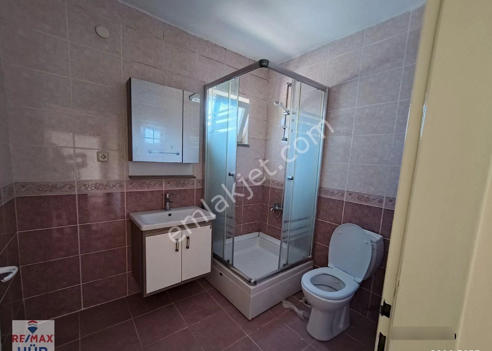 Remax-hür Fatma Yıldız Dan Karaman Da Kiralık 3+1 Daire - Görsel 2