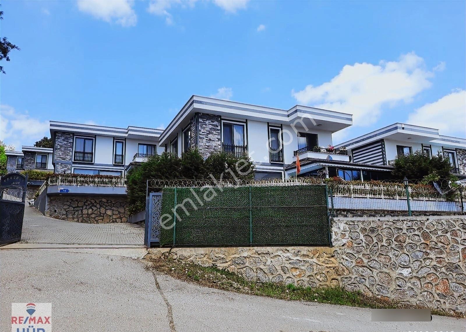 Remax-hür Fatma Yıldız Dan Satılık Havuzlu Villa - Görsel 5