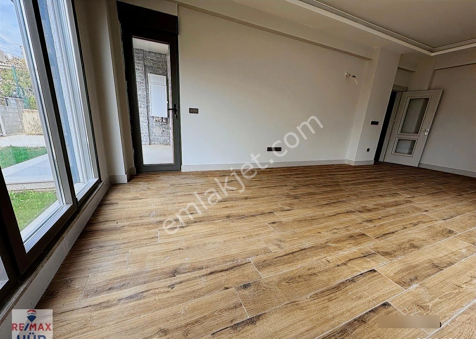 Remax Hür Ayfer Sever'den Satılık Havuzlu Villa - Görsel 29