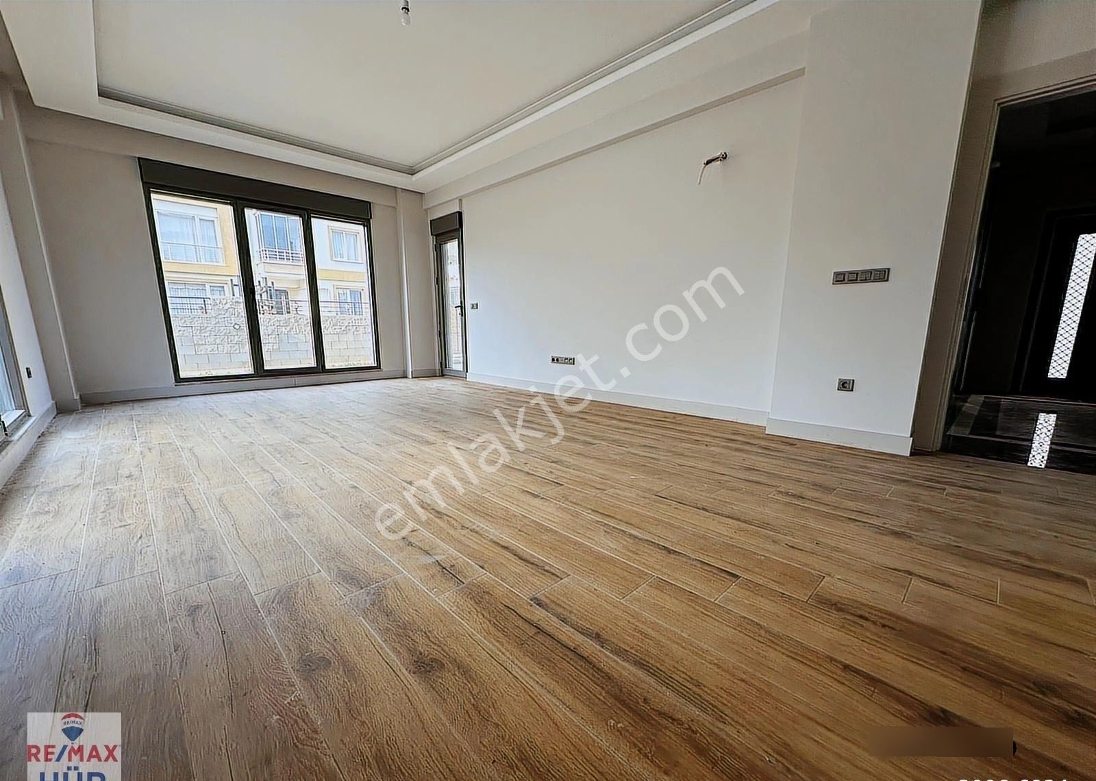 Remax Hür Ayfer Sever'den Satılık Havuzlu Villa - Görsel 10