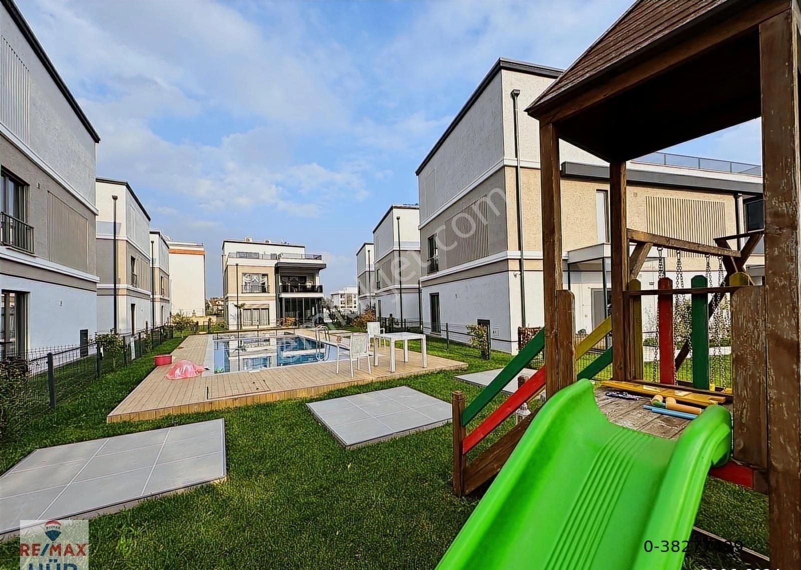 Remax Hür Ayfer Sever'den Satılık Havuzlu Villa - Görsel 17