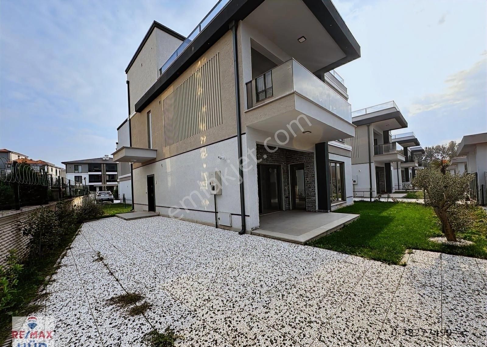 Remax Hür Ayfer Sever'den Satılık Havuzlu Villa - Görsel 5