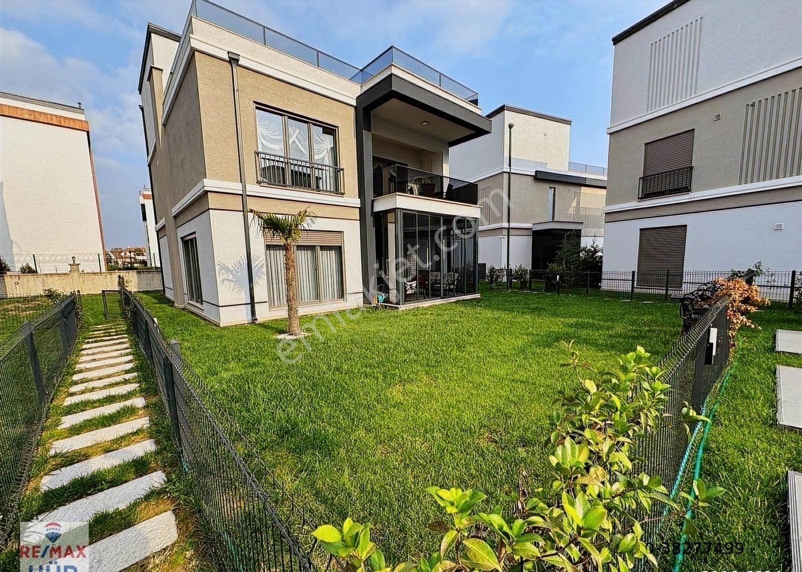 Remax Hür Ayfer Sever'den Satılık Havuzlu Villa - Görsel 19