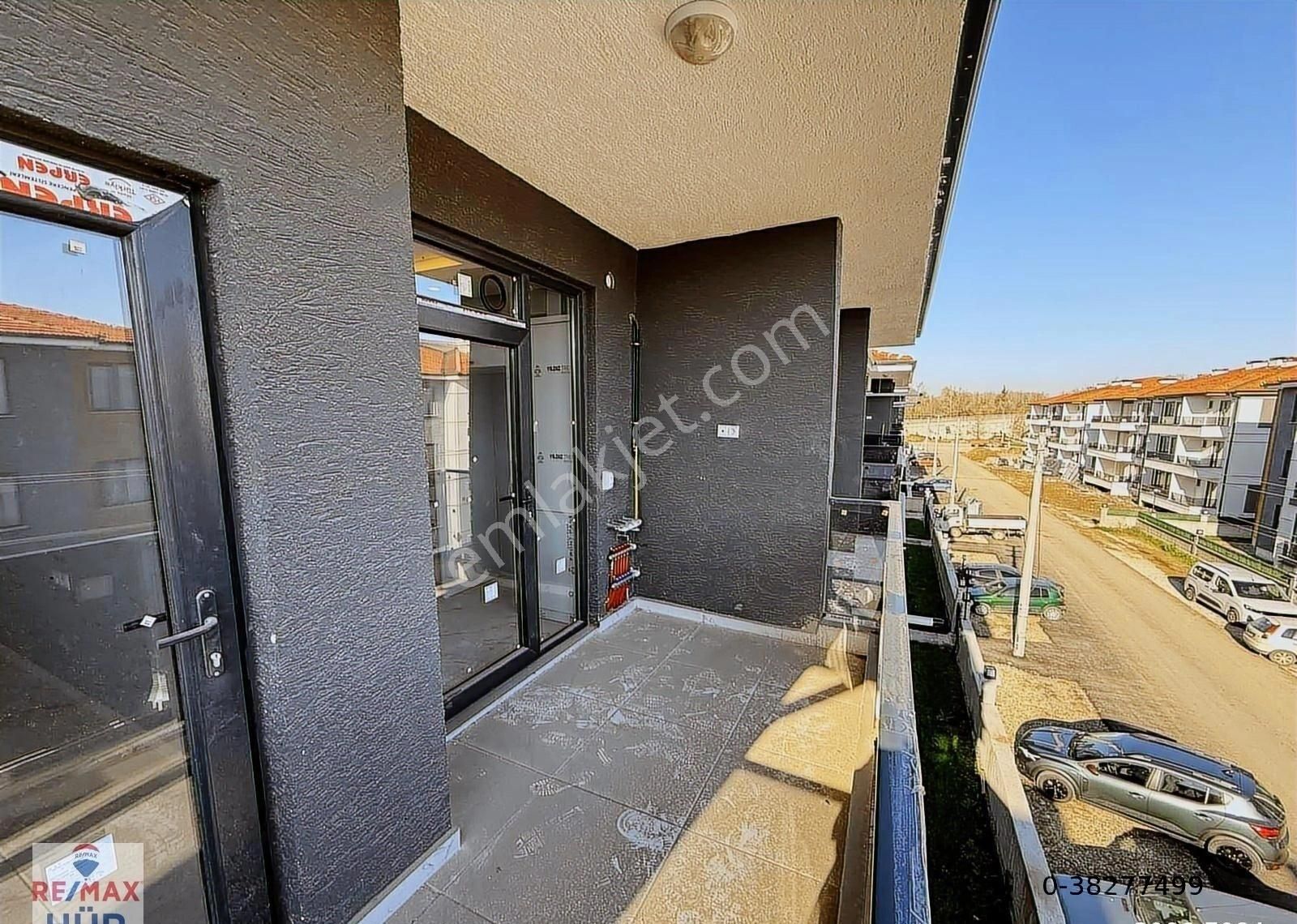 Ömer İnan Remax Hür Arifiye Fatih 2+1 Kiralık 100m2 Sıfır Daire - Görsel 7