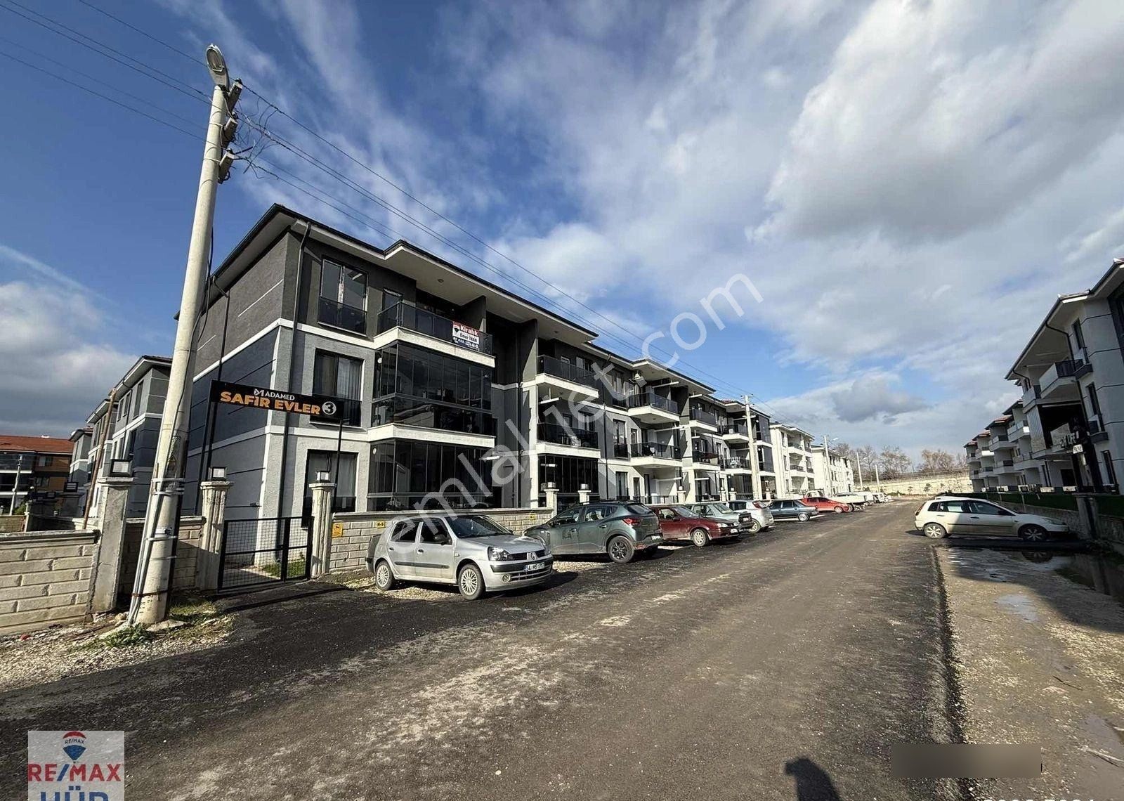 Ömer İnan Remax Hür Arifiye Fatih 2+1 Kiralık 100m2 Sıfır Daire - Görsel 11