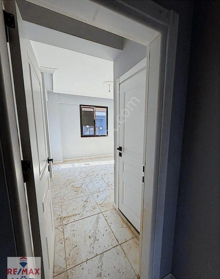 Ömer İnan Remax Hür Arifiye Fatih 2+1 Kiralık 100m2 Sıfır Daire - Görsel 13