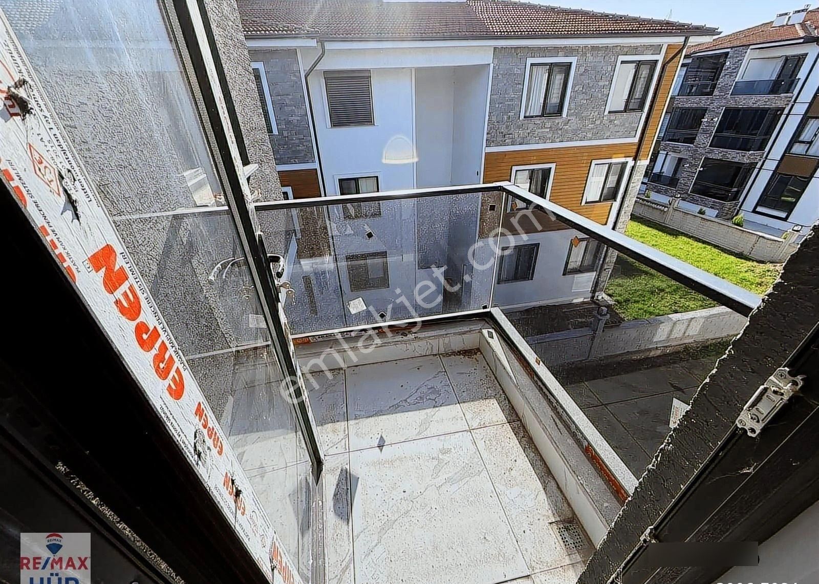 Ömer İnan Remax Hür Arifiye Fatih 2+1 Kiralık 100m2 Sıfır Daire - Görsel 5