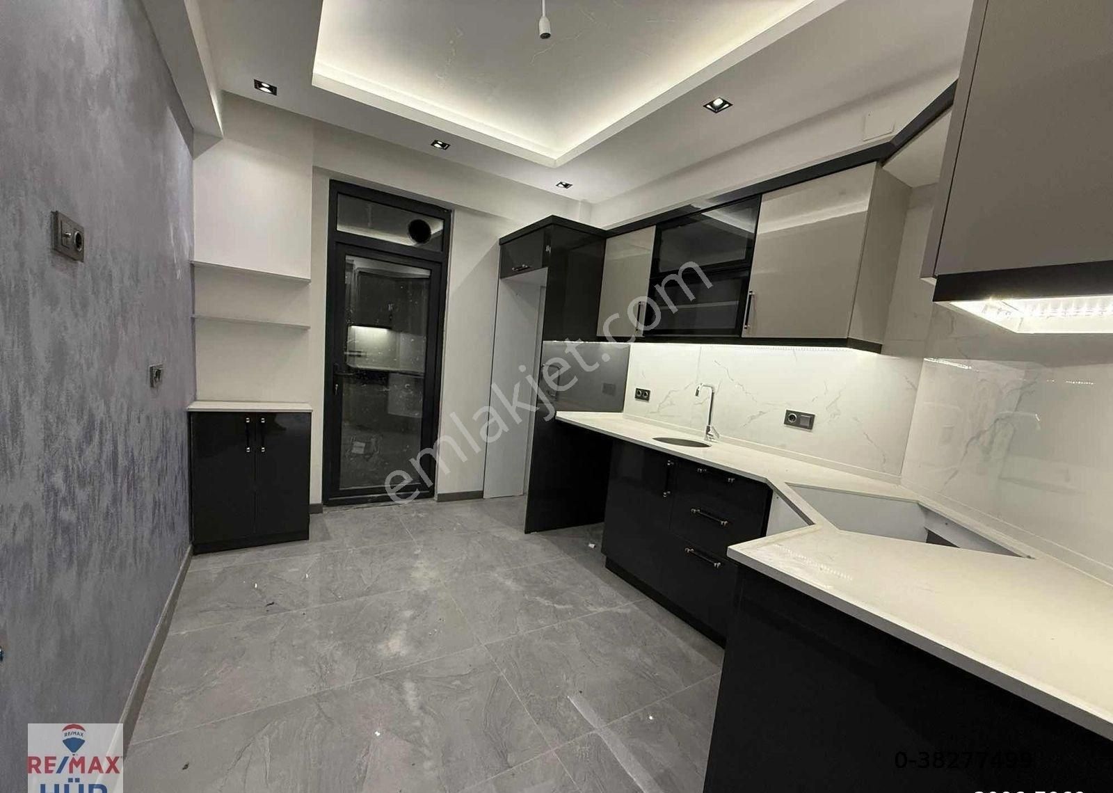 Ömer İnan Remax Hür Neviye Mah. 3+1 3.cü Kat Sıfır Daire - Görsel 14