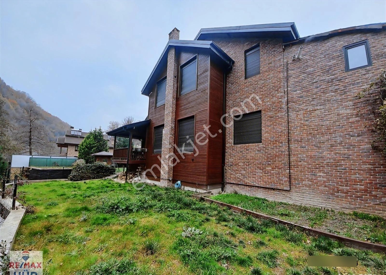 Geniş Arsa İçerisinde 4+1villa/misafirhaneli/ofisli/spor Salonlu - Görsel 22