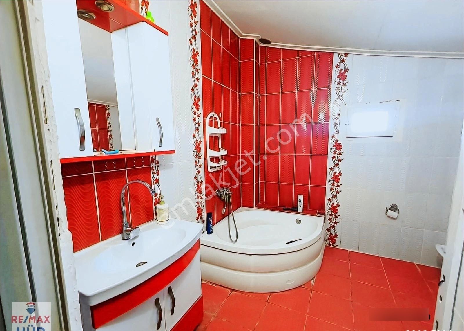 Remax Hür Özlem Şimşek'ten Sapancada Fırsat Triplex Villa - Görsel 15